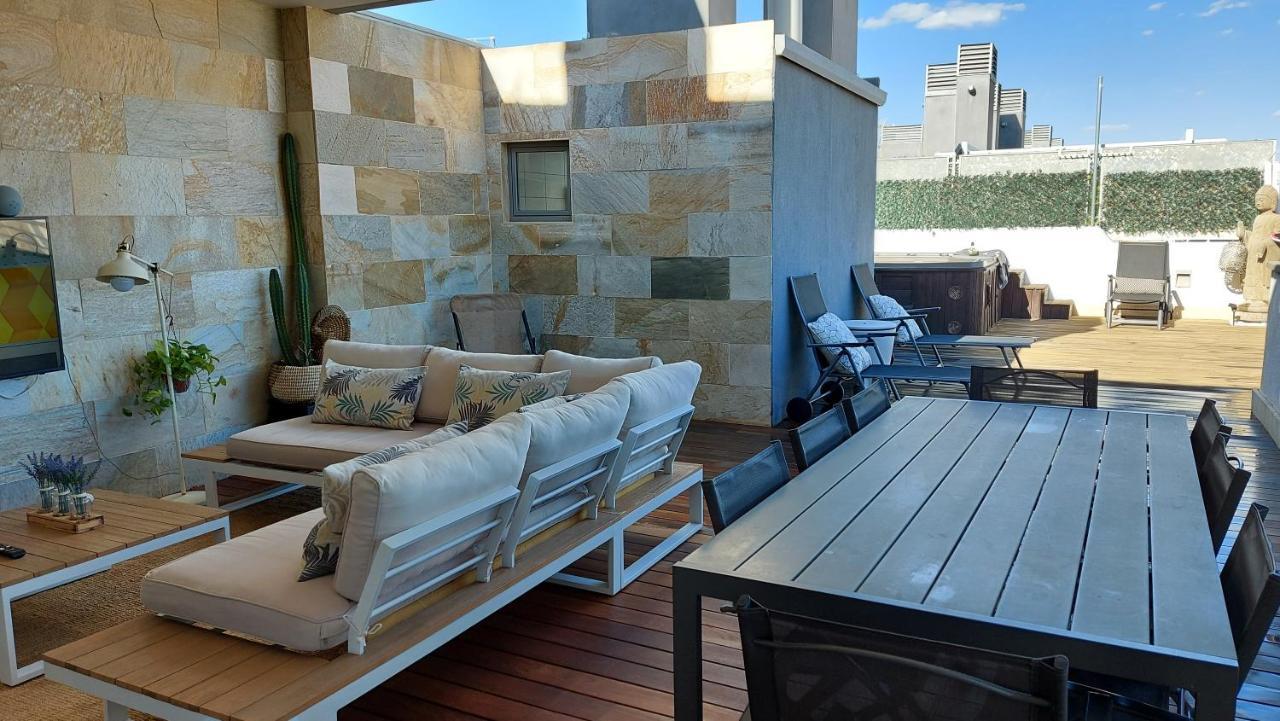 Atico De Lujo Con Jacuzzi Climatizado En Terraza Apartment Elche Exterior photo