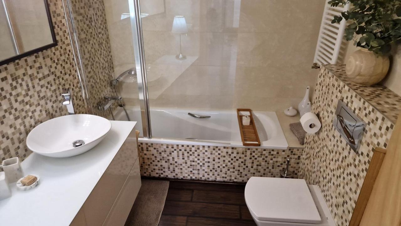 Atico De Lujo Con Jacuzzi Climatizado En Terraza Apartment Elche Exterior photo